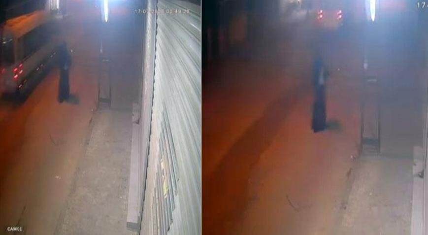 Kara çarşafla kadın kılığına girdi, belinden tabancayı çıkarıp kurşun yağdırdı Kara çarşafla kadın kılığına girdi, belinden tabancayı çıkarıp kurşun yağdırdı