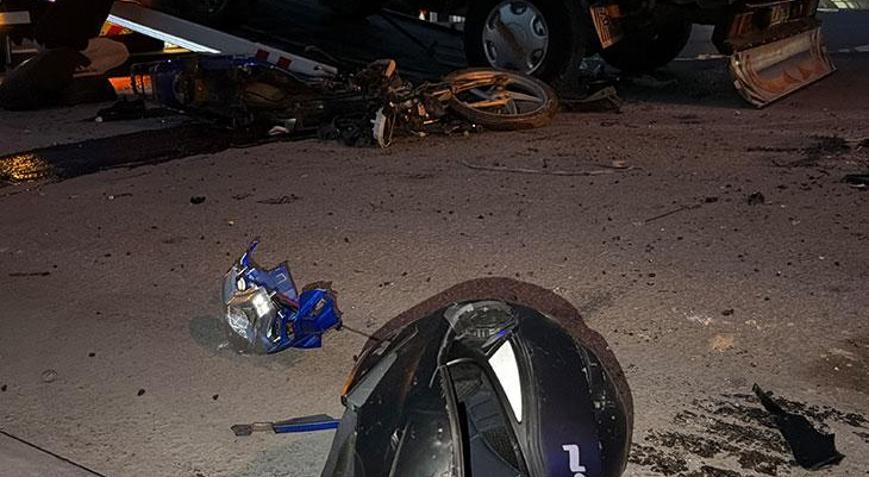 Boluda motosiklet ile kamyonet çarpıştı: 1 ölü, 1 yaralı