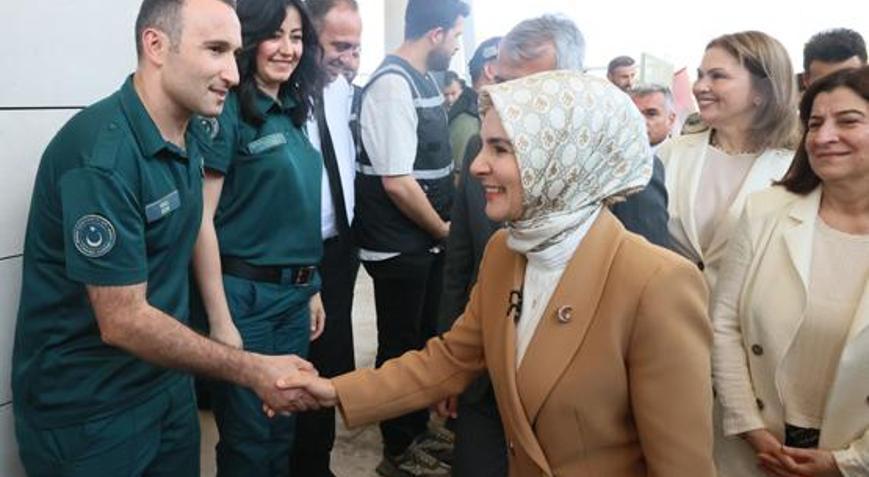 Bakan Göktaş Kapıkulede gurbetçileri karşıladı