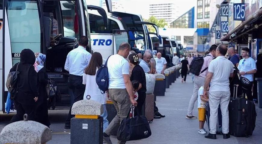 Yerli turistler 102,3 milyar lira seyahat harcaması yaptı