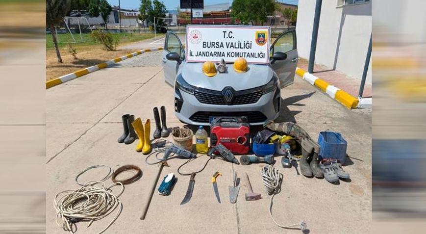 Bursada tam 35 metrelik tünelde kaçak kazı yaptılar 5 şüpheli yakalandı