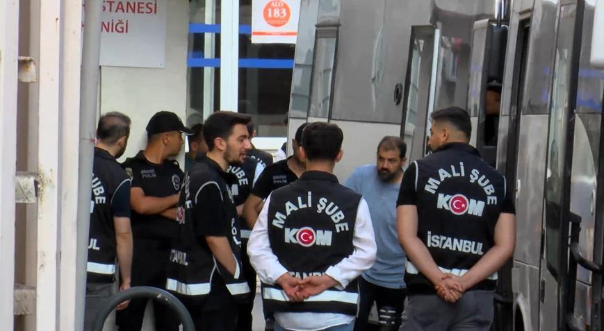 İzmit Belediyesi soruşturması: Gözaltındaki 30 şüpheli sağlık kontrolünden geçirildi İzmit Belediyesi soruşturması: Gözaltındaki 30 şüpheli sağlık kontrolünden geçirildi