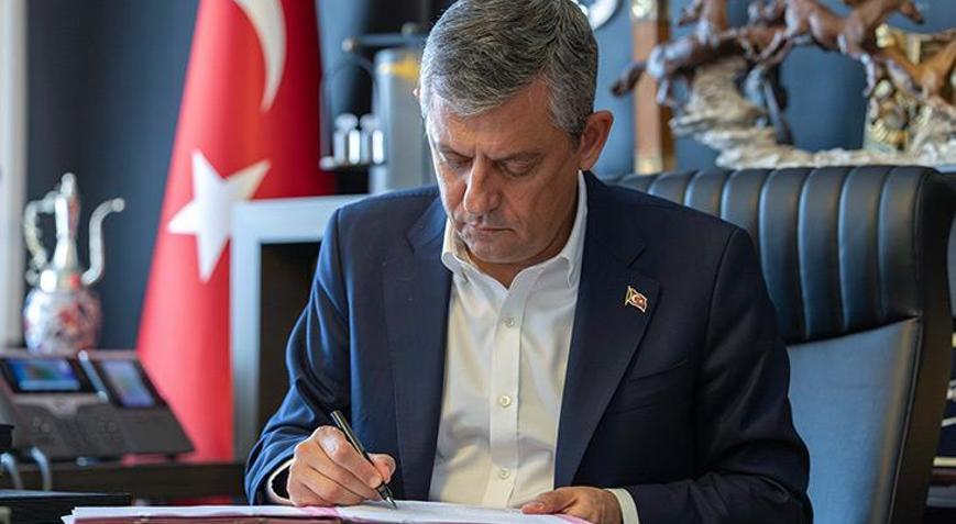 Özgür Özelin A Takımı netleşti İşte YENİ Partinin MYKsında yer alan isimler...