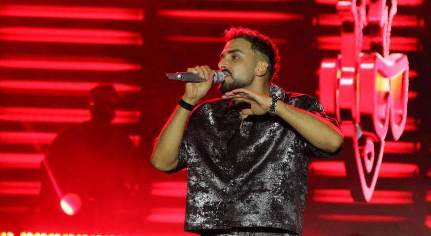 Çorumda Sefo rüzgarı Binlerce hayran konserde coştu