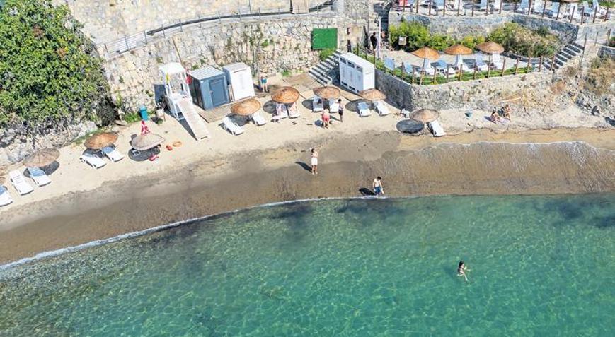 Giriş ücretsiz, yiyecek fiyatları uygun Bodrum halk plajlarında ekonomik deniz keyfi
