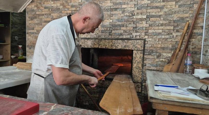 400 derece fırının başında yarım asır geçirdi Dışarıda yemek yiyenlere tecrübesiyle seslendi