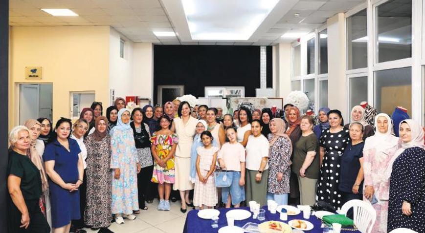 Tekstil Akademi’de mezuniyet gururu