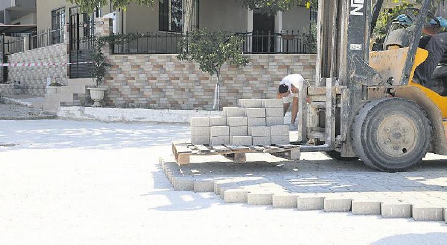 Menderes’te yol seferberliği