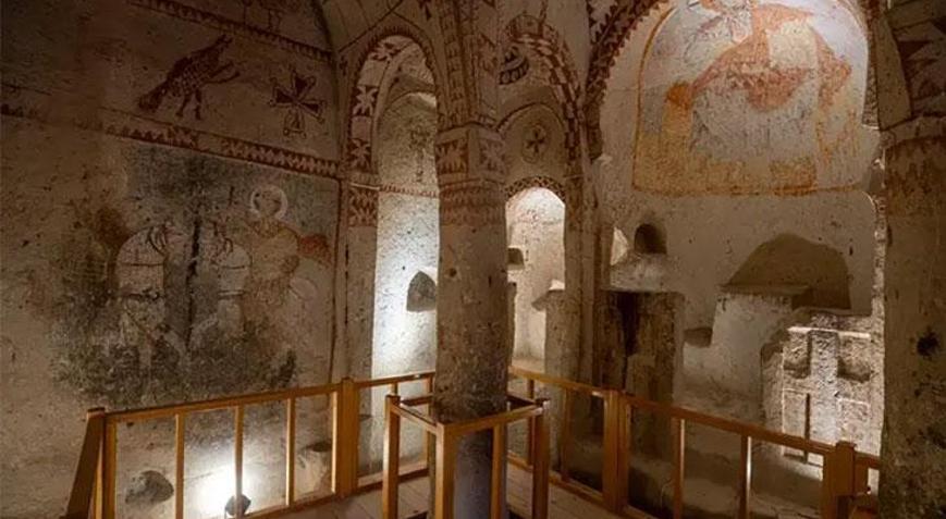 Kapadokyanın kalbi Göreme Açık Hava Müzesi ziyaretçilerini bin beş yüz yıllık tarihle buluşturuyor