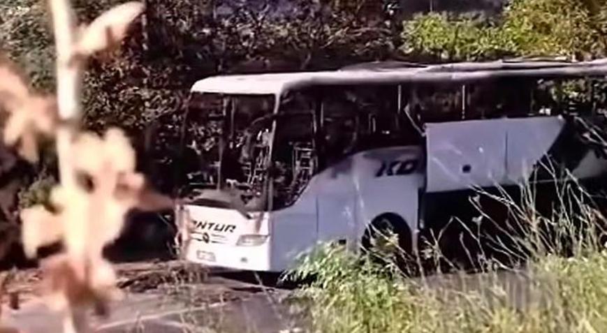 Mersinde seyir halindeki yolcu otobüsü yandı
