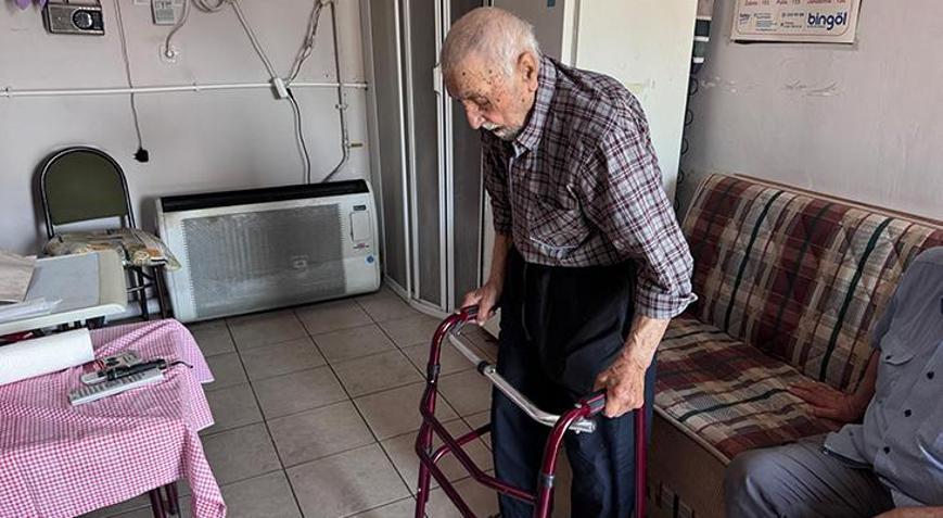 93 yaşındaki Niyazi dedeye devlet sahip çıktı