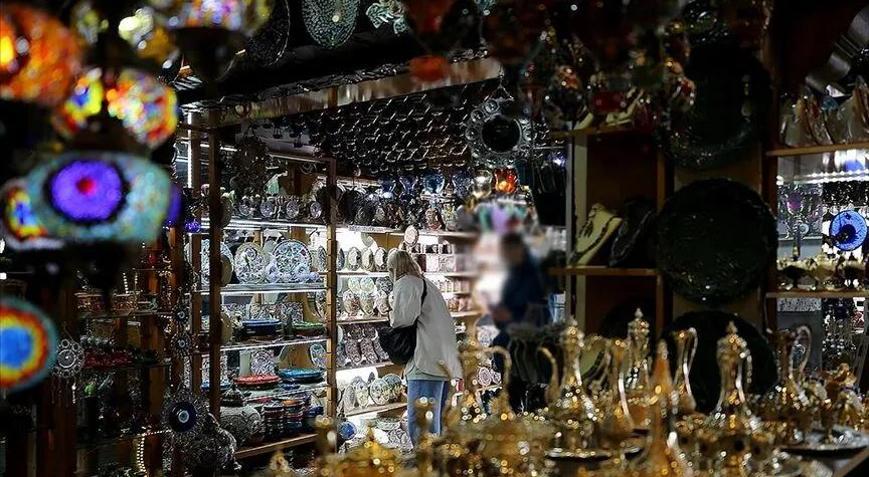 Türk turistler 6 ayda hediyelik eşyaya 362 milyon dolar harcadı