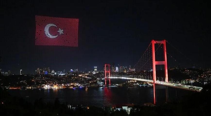 İstanbullular dikkat 15 Temmuz Şehitler Köprüsü 3 gece trafiğe kapanacak: Saatler ve alternatif yollar açıklandı
