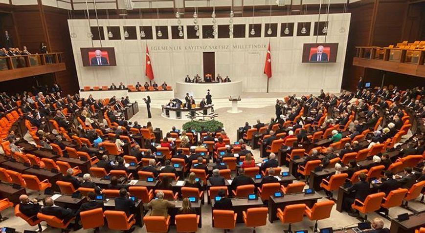 AK Parti heyeti, CHP Grubu ile görüştü