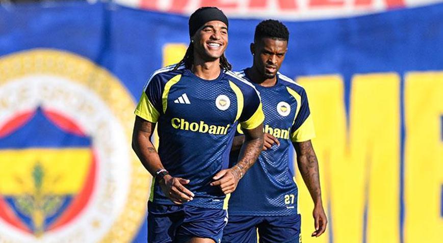 Fenerbahçeden Sturm Graz maçı öncesi taraftara açık antrenman