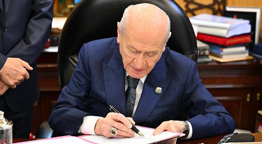 Son dakika... MHP lideri Bahçeliden Terörsüz Türkiye yasası açıklaması: Dili ve kimliği ne olursa olsun herkes kazandı