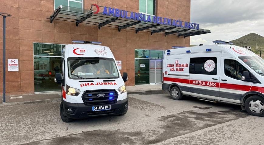 Niğdede feci kaza Takla atan otomobilde 17 yaşındaki Bedirhan yaşamını yitirdi