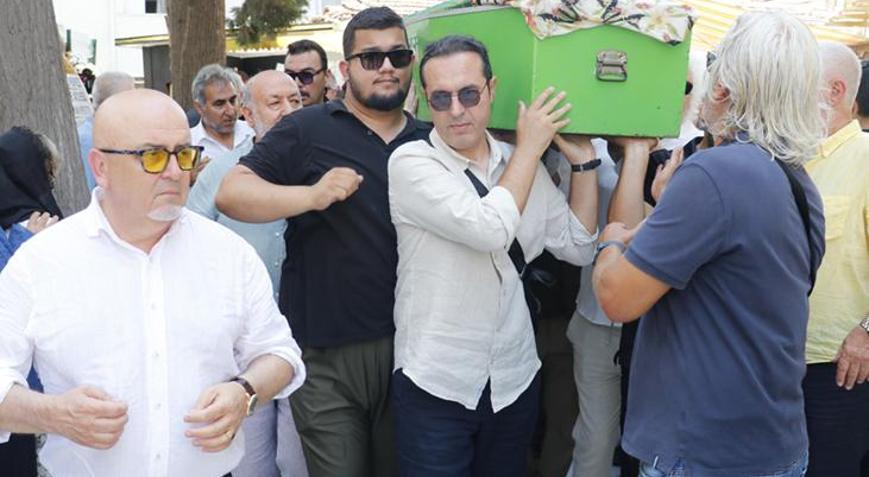 Birol Güvenin acı günü Annesini son yolculuğuna uğurladı