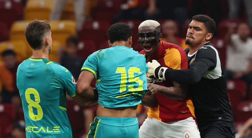 Galatasaray maçında tansiyon yükseldi Osimhen zorlukla sakinleşti