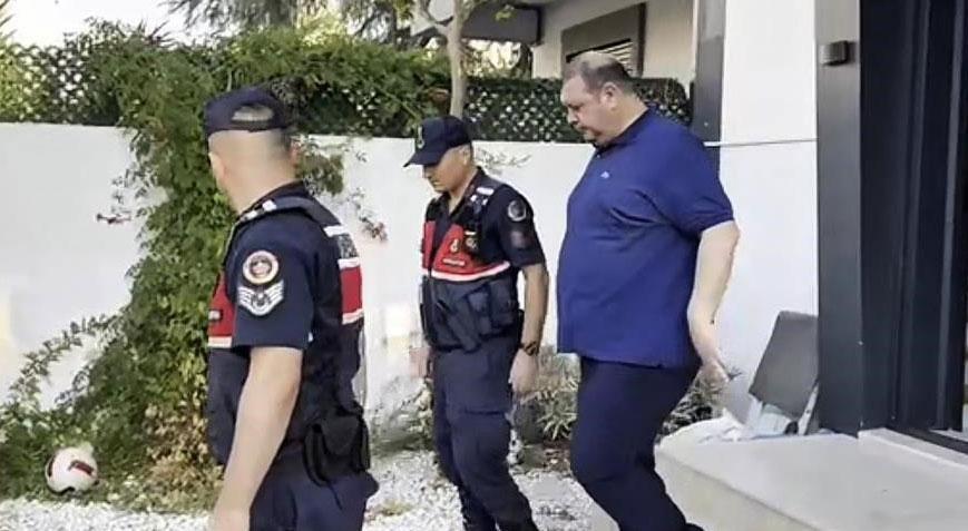 CHPde Menderes Belediye Başkanı İlkay Çiçek istifa etti