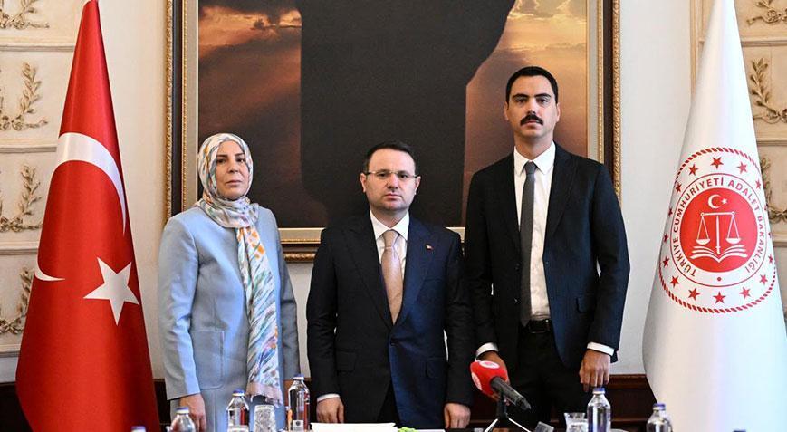 Bakan Gürlek, Yazıcıoğlu ailesini kabul etti Görüşmeden ilk kare...