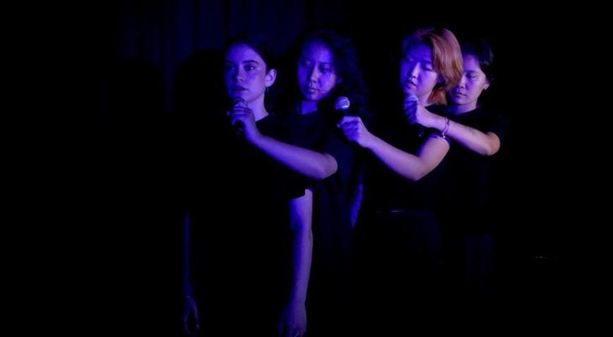 Bir Balinayı Nasıl Gömersiniz Londrada Camden Fringe Festivalinde sahnede