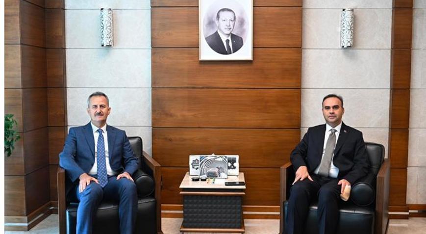 Bakan Kacır, Savunma Sanayii Başkanı Görgünü kabul etti