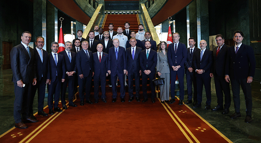 Cumhurbaşkanı Recep Tayyip Erdoğan, Süper Lige çıkan takımları kabul etti