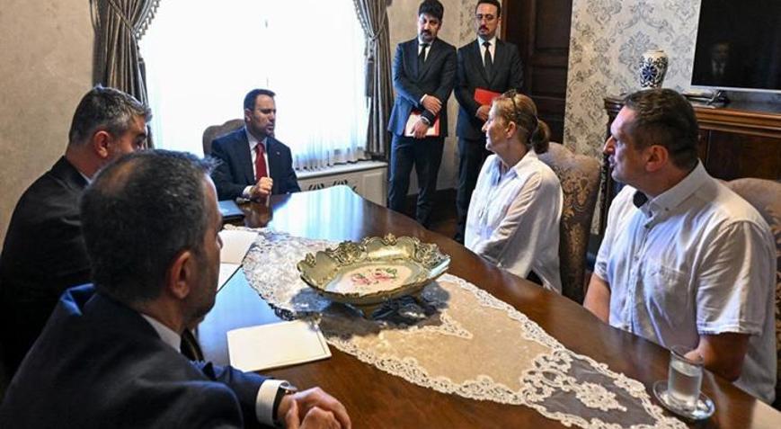 Bakan Gürlek, Trabzonda yorgun mermi ile hayatını kaybeden Emir’in ailesiyle görüştü