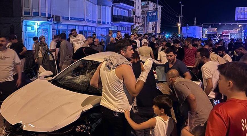 Kırmızı ışık ihlali faciaya neden oldu : 1’i ağır 5 yaralı