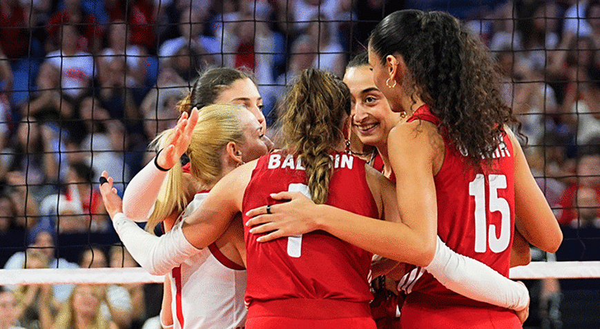 Avrupa Voleybol Şampiyonasında Filenin Sultanları Almanyayı devirdi, dörtte dört yaptı