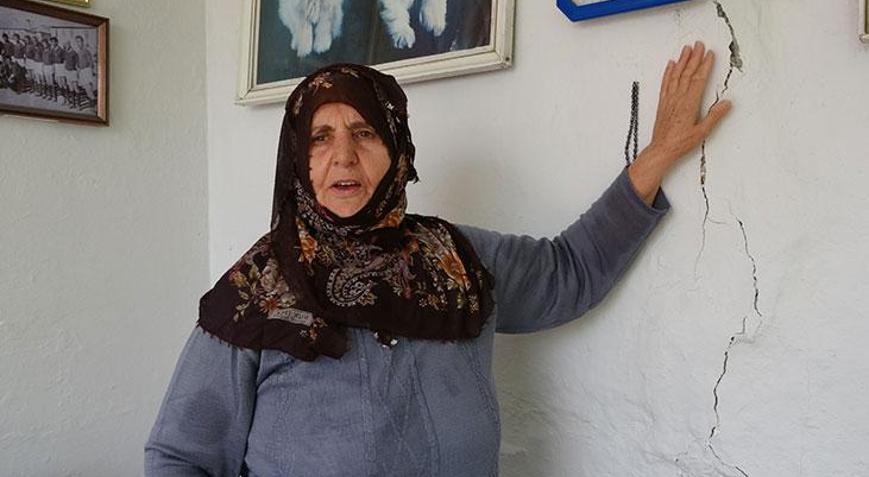 Koçyiğit ailesinin çaresizliği Evlerden su çıkıyor, duvarlar çatlıyor