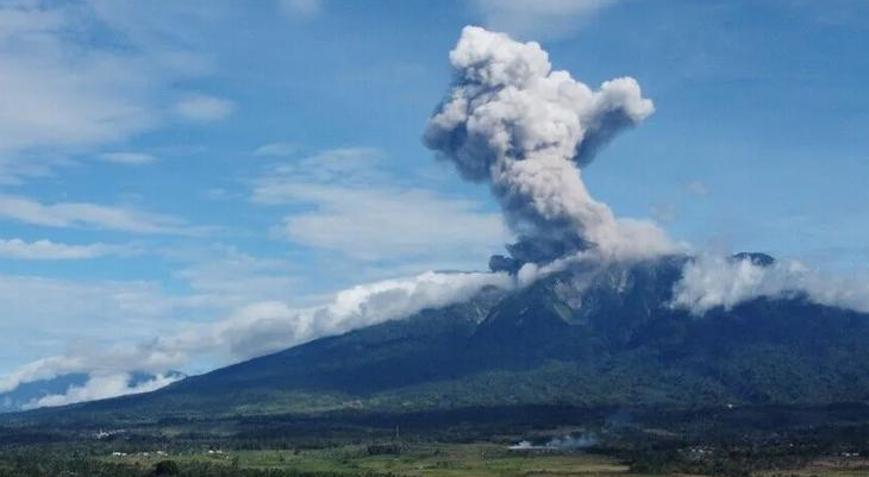 Eruption at Mount Merapi in Indonesia: Lava flows reached 2 kilometers