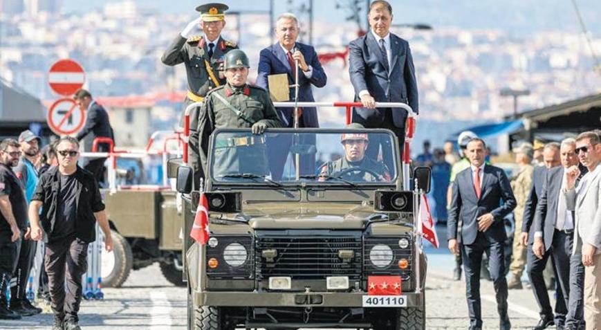 İzmir’de Zafer Bayramı gururu