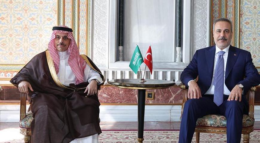 Dışişleri Bakanı Hakan Fidan, Suudi mevkidaşı Ferhan ile İstanbulda görüştü