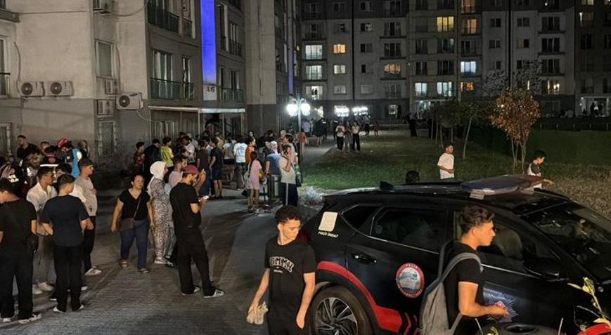 Esenyurt’ta site otoparkında araç yangını Dumandan etkilenen 27 kişi hastaneye kaldırıldı