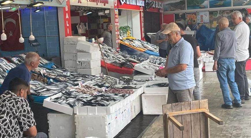 Orduda bol miktarda avlanan palamut tezgahları canlandırdı