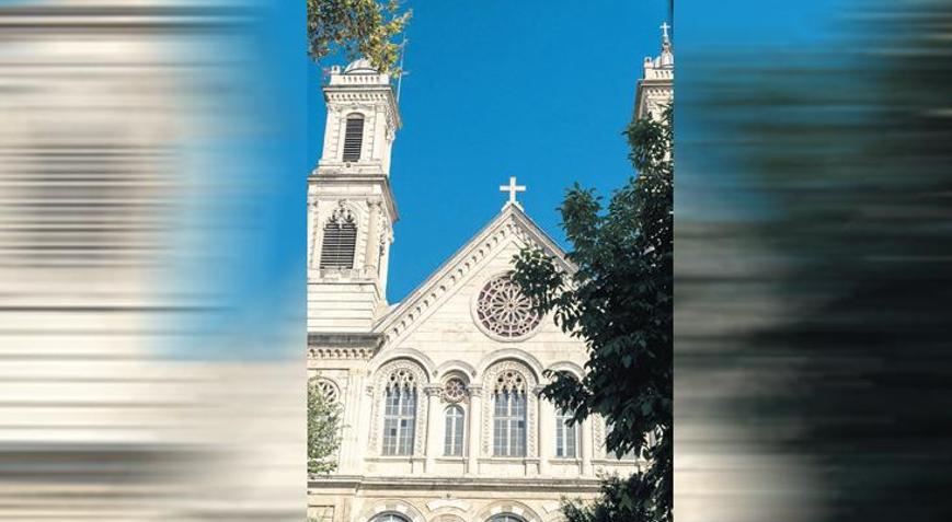Beyoğlu’nun her köşesinde bir hikâye saklı