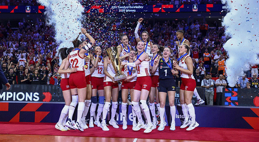 Kadın voleybolu 2026da yine zirveye çıktı Avrupa kupaları Türkiyeye geldi