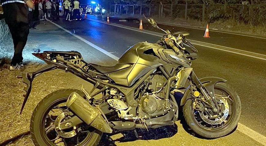 Devrilen motosikletten midibüsün altına savrulan sürücü hayatını kaybetti