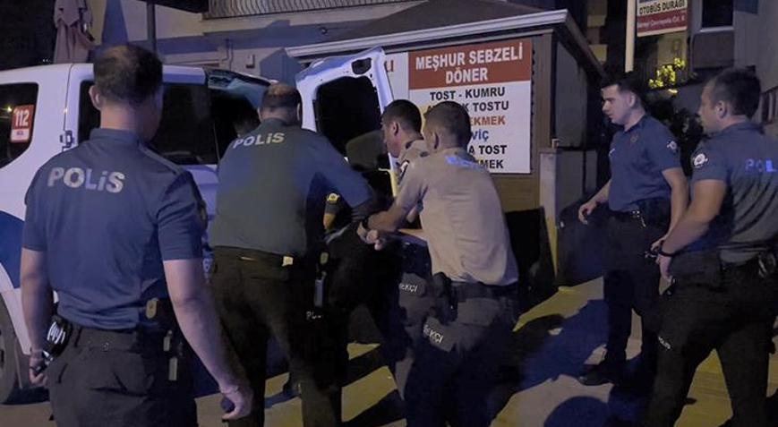 Eşine ve gelen polislere saldırdı, biber gazıyla etkisiz hale getirildi