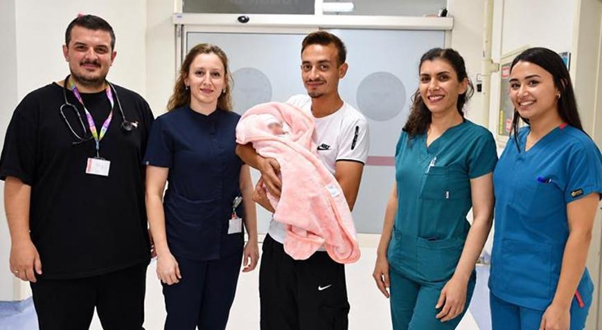 32 haftalık doğdu hayata tutundu 1 kilo 600 gramlık bedeni zamana meydan okudu