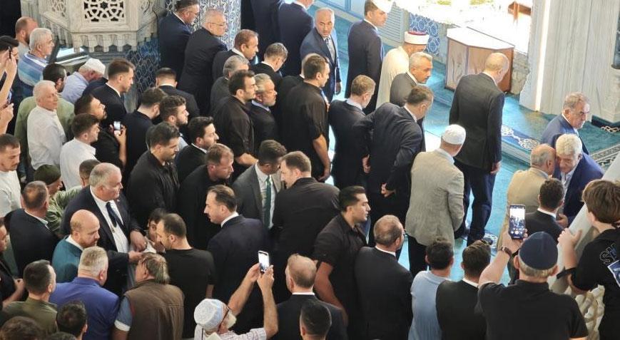 Erdoğan, Rize’de cuma namazını kıldı