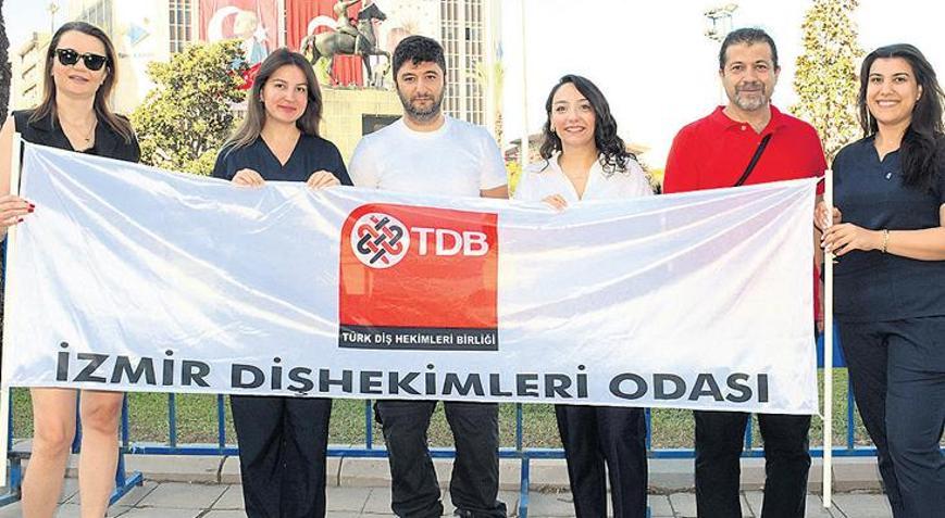 İZDO üyeleri Zafer Yürüyüşü’ne katıldı