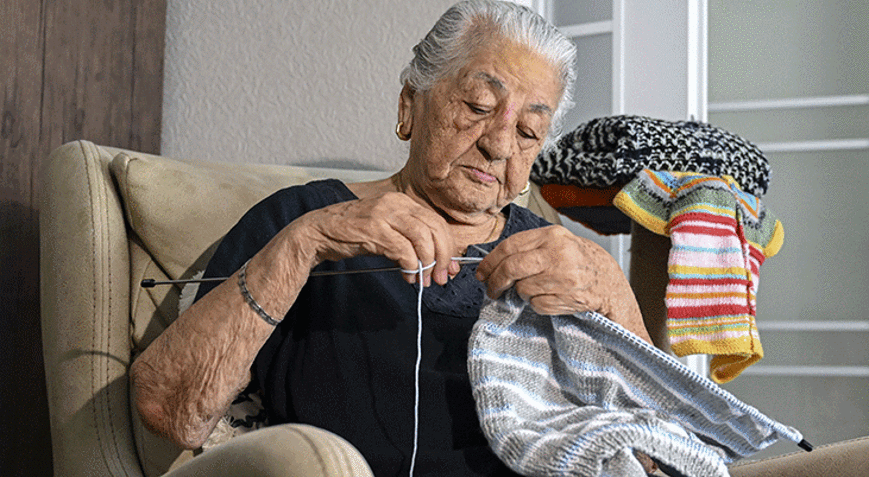 Kazada kaybettiği oğluna benzeyen çocuğun peşine düştü Bir sarılmayla başlayan hikaye 45 yıl sürdü