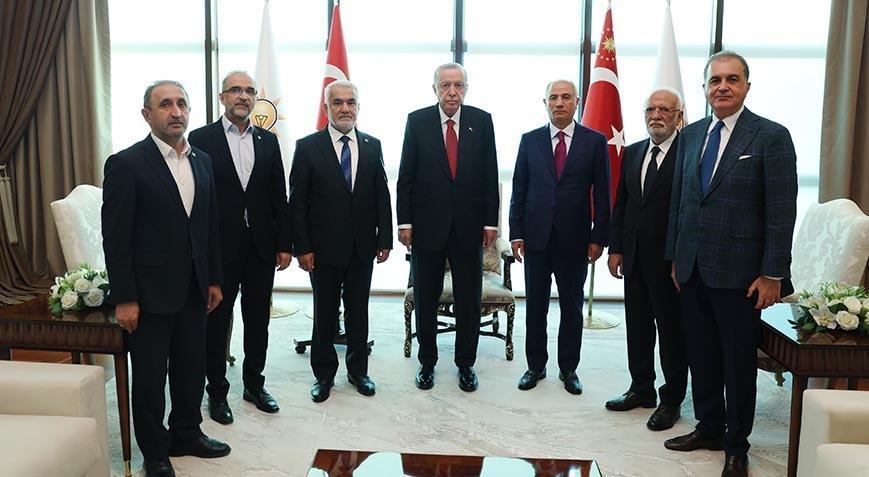 Cumhurbaşkanı Erdoğan, HÜDA PAR Genel Başkanı Yapıcıoğlunu kabul etti