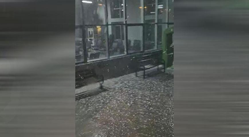 Yozgat’ta dolu yağışı Yerler beyaza büründü