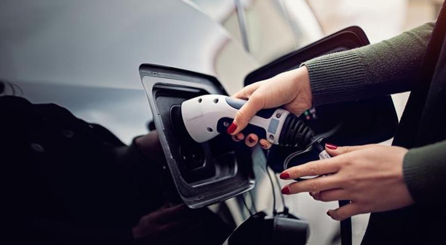 DMMden elektrikli araçlara vergi gelecek iddialarına yanıt