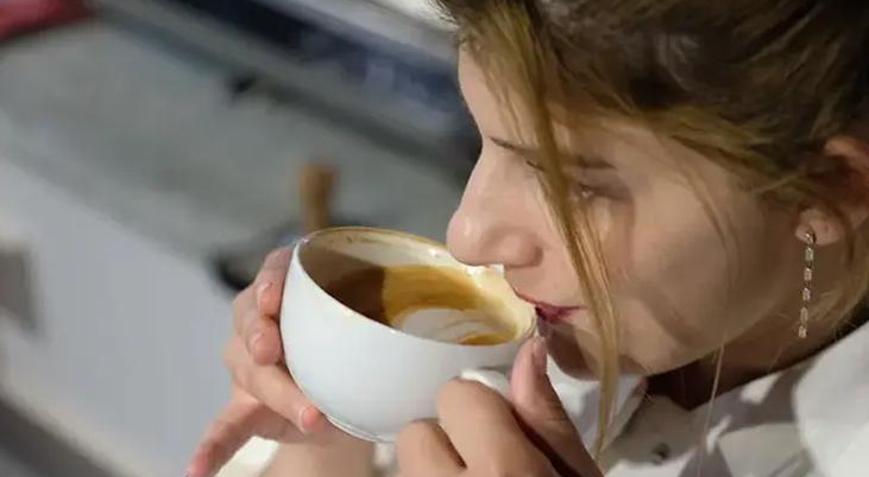 Çay ve kahve tüketimi arttı, diş hassasiyetine dikkat