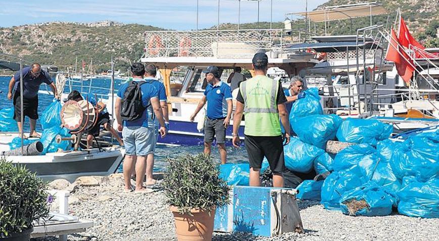Muğla kıyıları plastikten arındırıldı